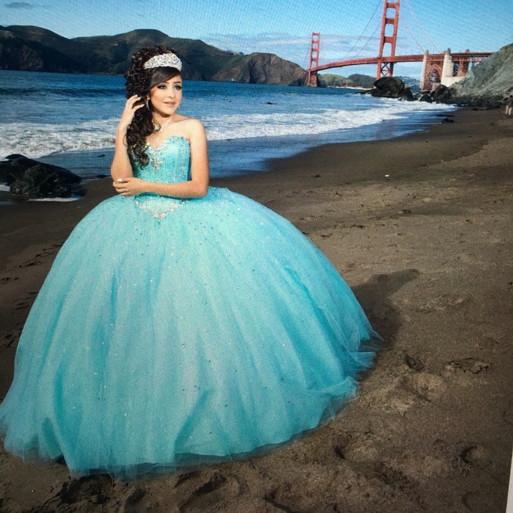 Blue puffy  15 dress ( quince dress )